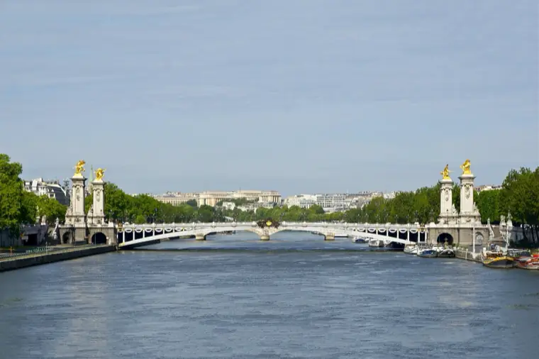 Candados de amor en Paris — Pont Alexandre III